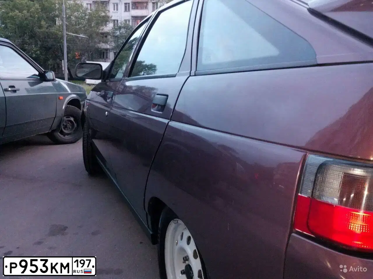 Фото автомобиля LADA 2112, 2003 — госномер Р953КМ197. Цвет: ЗОЛОТИСТО-КРАСНО-КОРИЧНЕВЫЙ