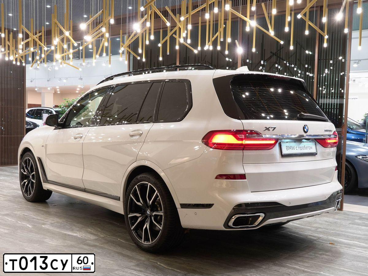 Фото автомобиля BMW X7, 2021 — госномер С609ТВ198. Цвет: Белый