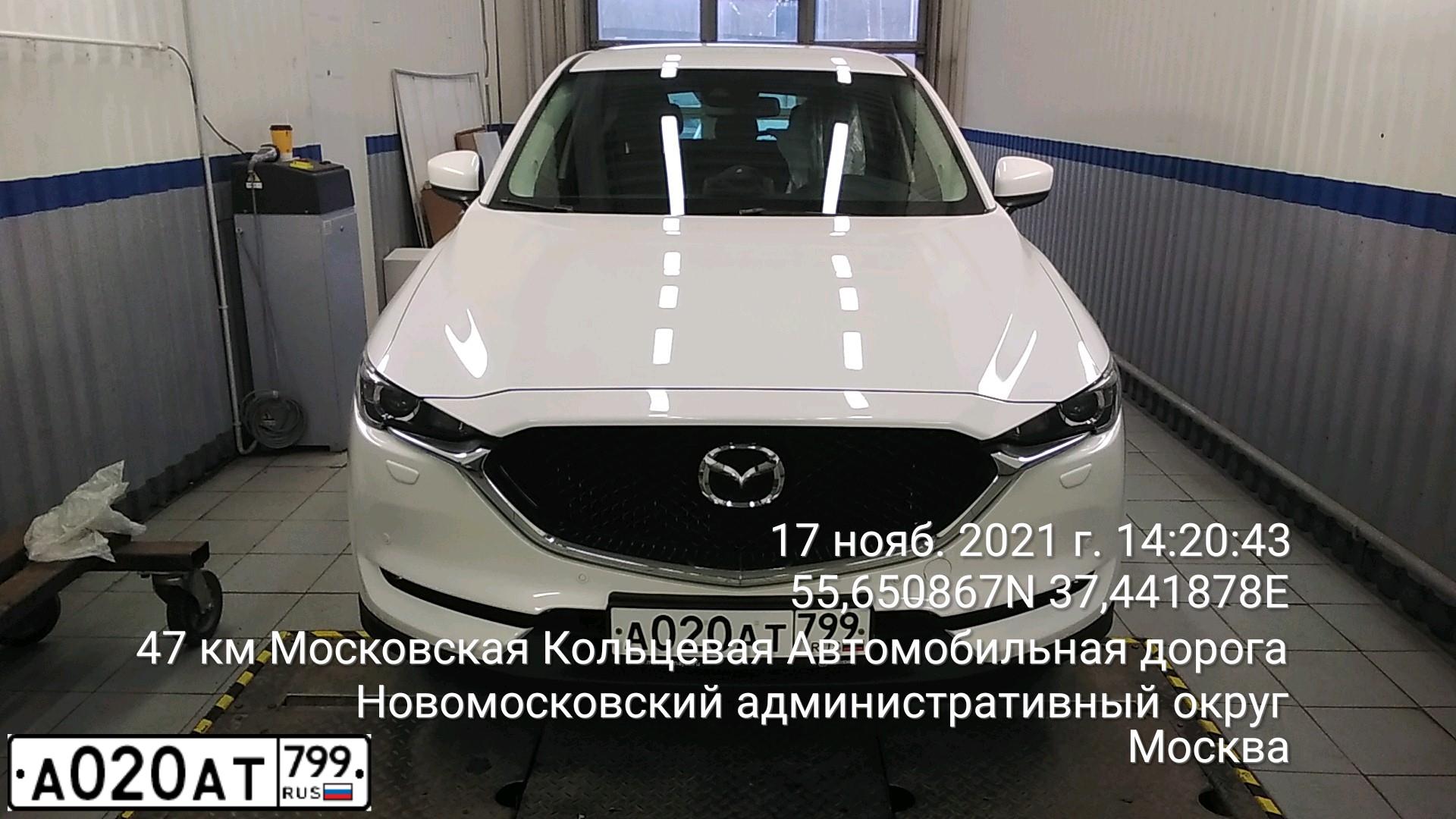 Фото автомобиля MAZDA CX-5, 2017 — госномер А020АТ799. Цвет: БЕЛЫЙ ПЕРЛАМУТР