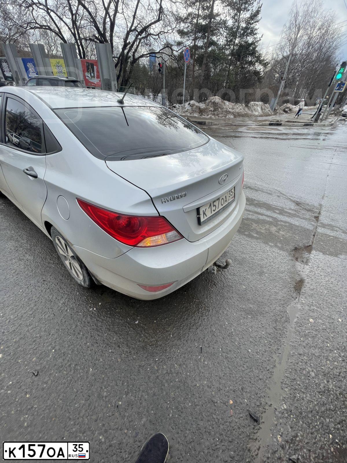 Фото автомобиля HYUNDAI SOLARIS, 2014 — госномер К157ОА35. Цвет: Серебристый