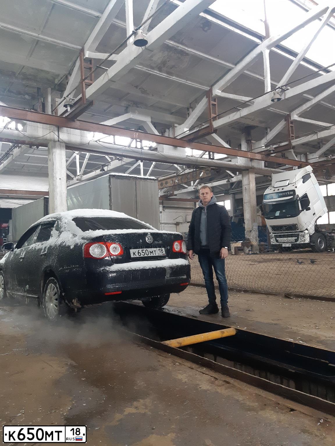 Фото автомобиля VOLKSWAGEN JETTA, 2008 — госномер К650МТ18. Цвет: ЧЕРНЫЙ