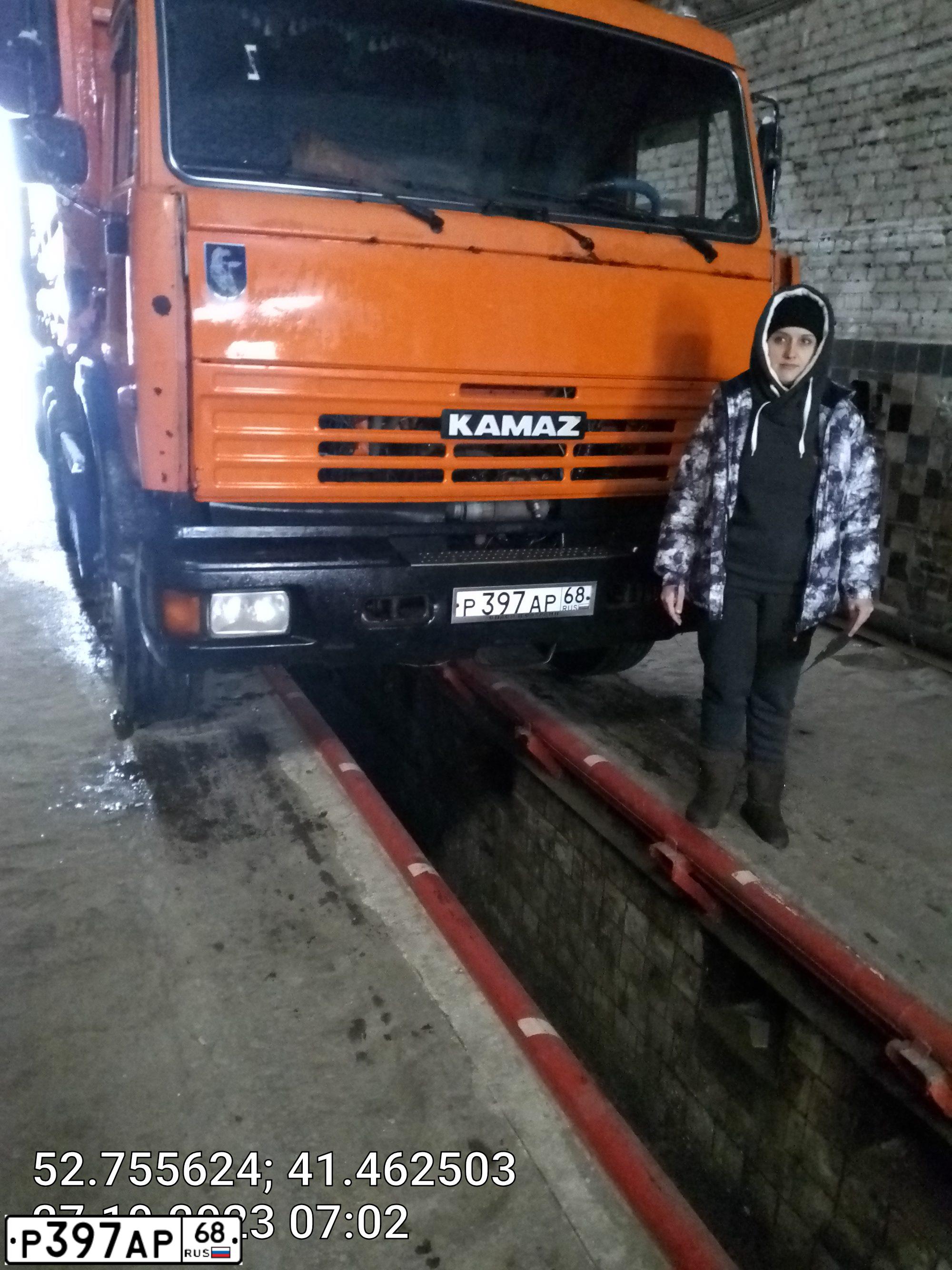 Фото автомобиля KAMAZ 53215 /6X4/, 2007 — госномер К774РЕ68. Цвет: ОРАНЖЕВЫЙ