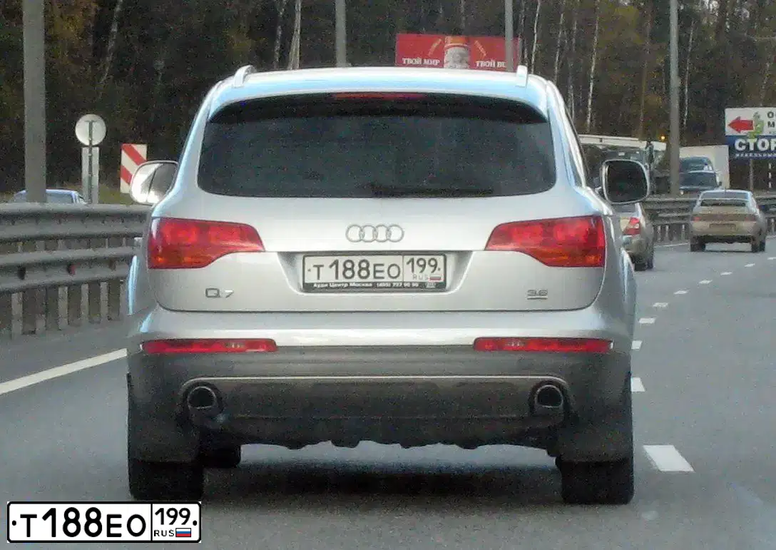 Фото автомобиля АУДИ Q7, 2008 — госномер М923УО33. Цвет: СЕРЕБРИСТЫЙ