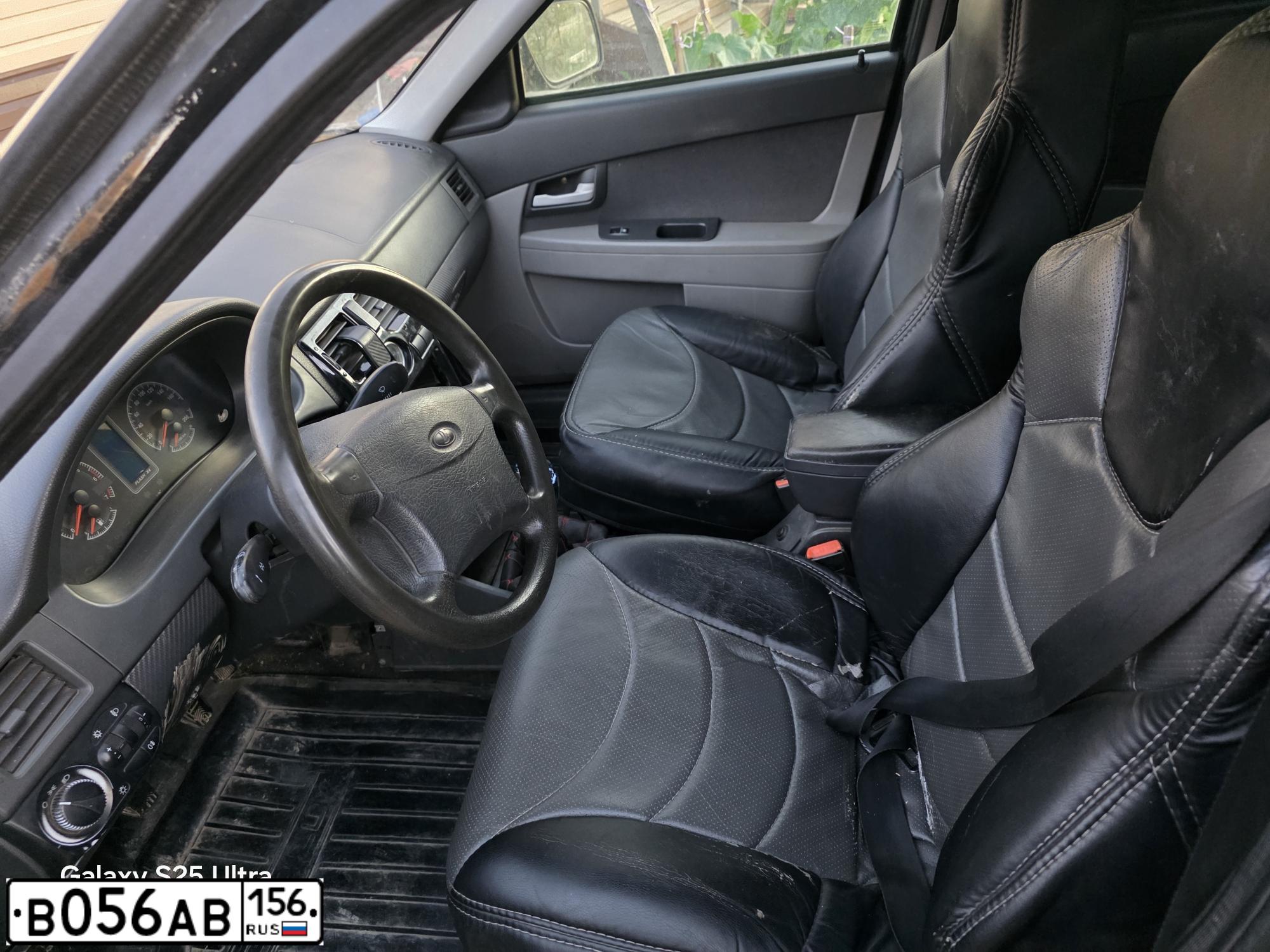 Фото автомобиля LADA 2172 PRIORA, 2008 — госномер В056АВ156. Цвет: СИНЕ-ЧЕРНЫЙ