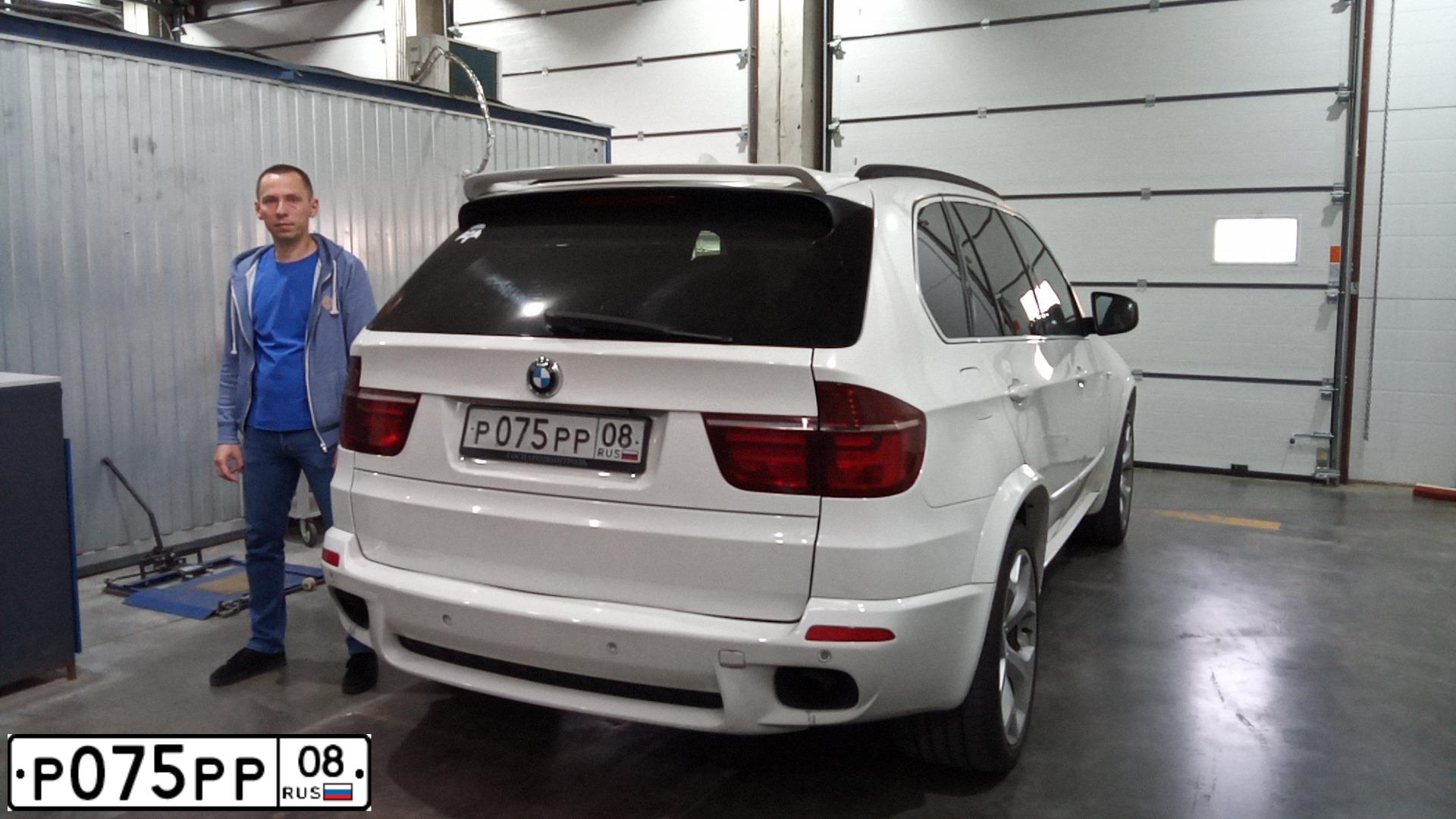 Фото автомобиля LADA 2112, 2009 — госномер О556КТ761