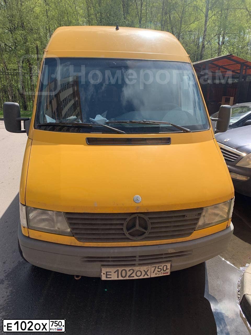 Фото автомобиля MERCEDES SPRINTER, 1997 — госномер Е102ОХ750. Цвет: ЖЁЛТЫЙ
