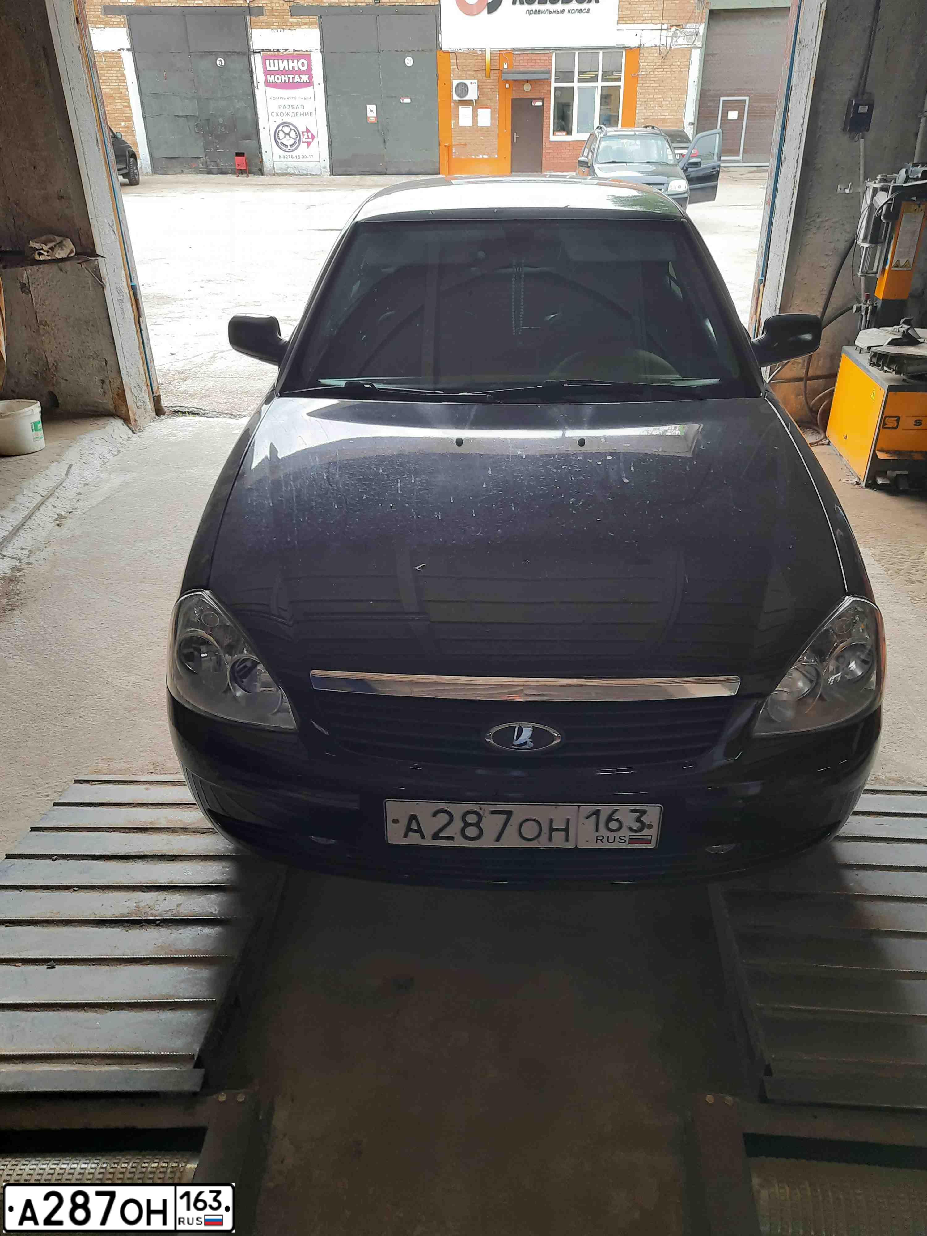 Фото автомобиля LADA 2172 PRIORA, 2009 — госномер А595ВР763. Цвет: ЧЕРНО-СИНИЙ