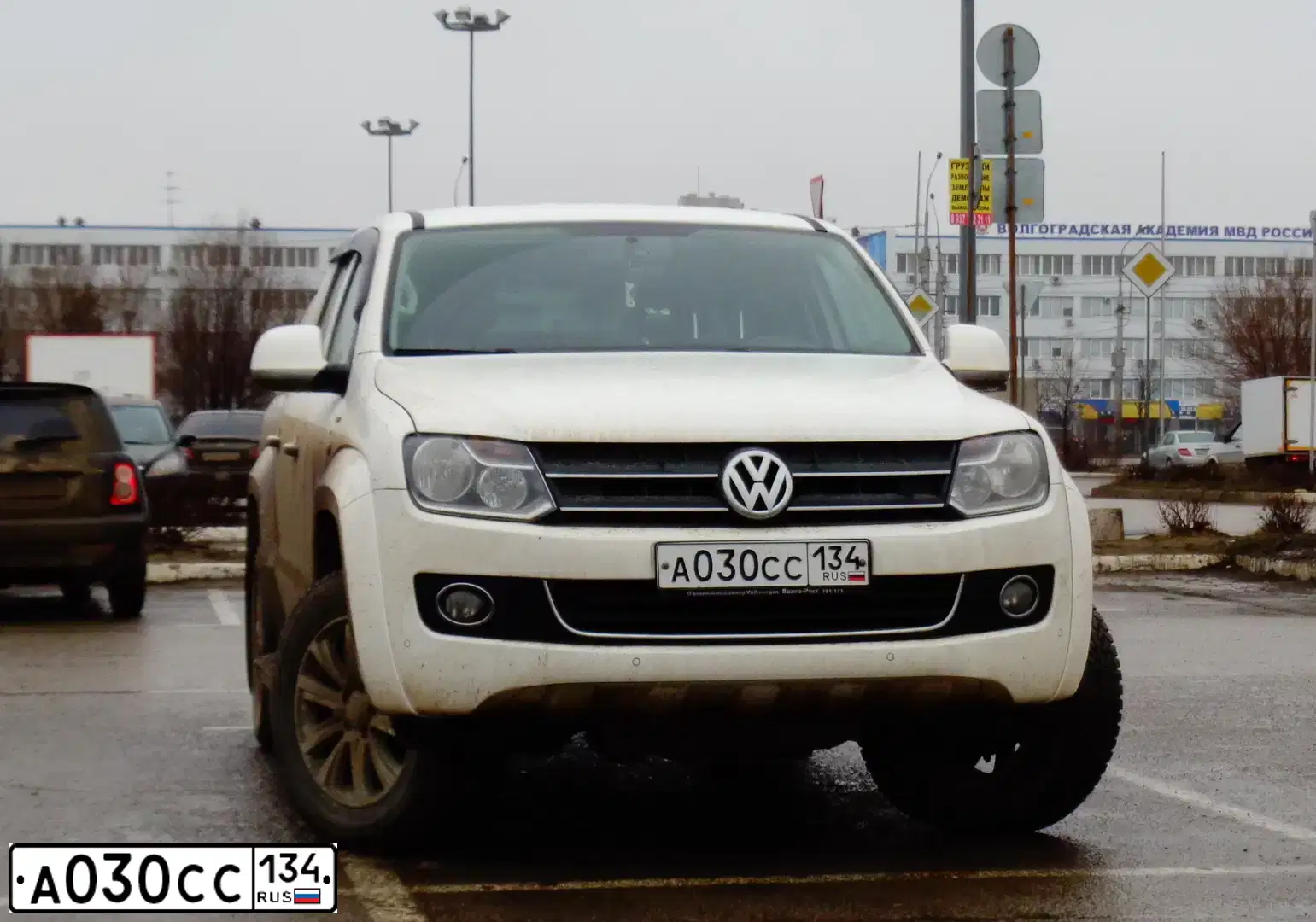 Фото автомобиля VOLKSWAGEN AMAROK, 2013 — госномер А030СС134. Цвет: БЕЛЫЙ