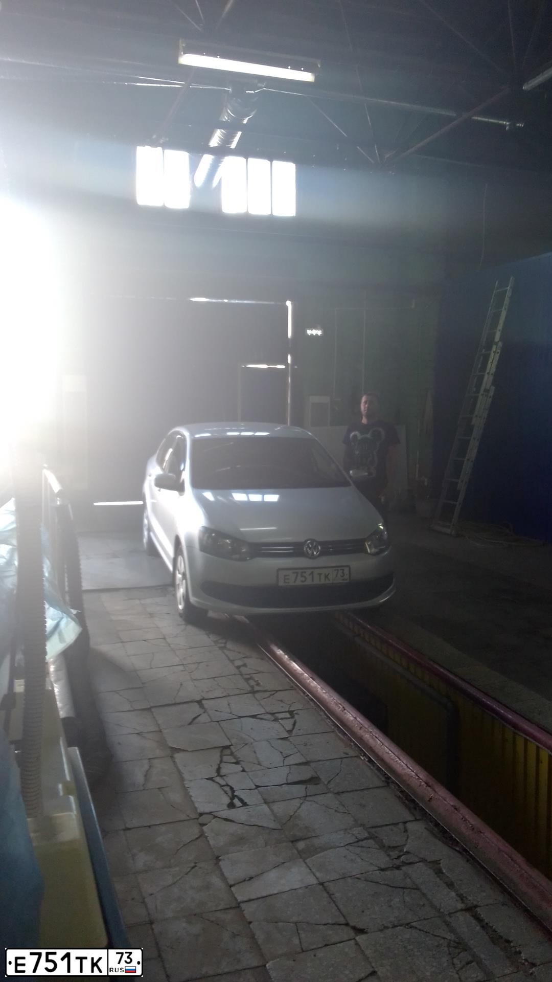 Фото автомобиля VOLKSWAGEN POLO, 2011 — госномер С963РН73. Цвет: Серебристый