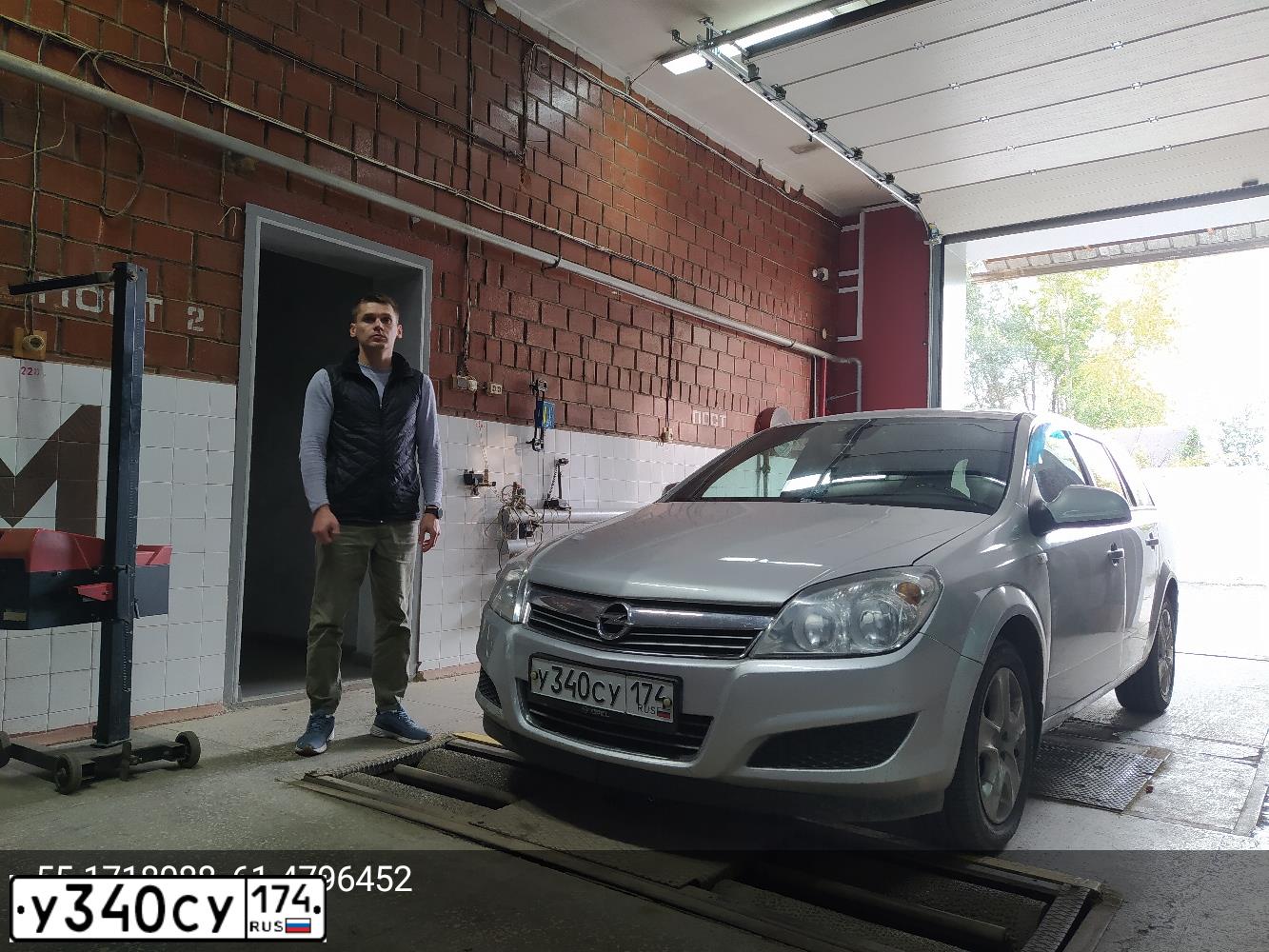 Фото автомобиля OPEL ASTRA, 2013 — госномер У340СУ174. Цвет: СЕРЕБРИСТЫЙ