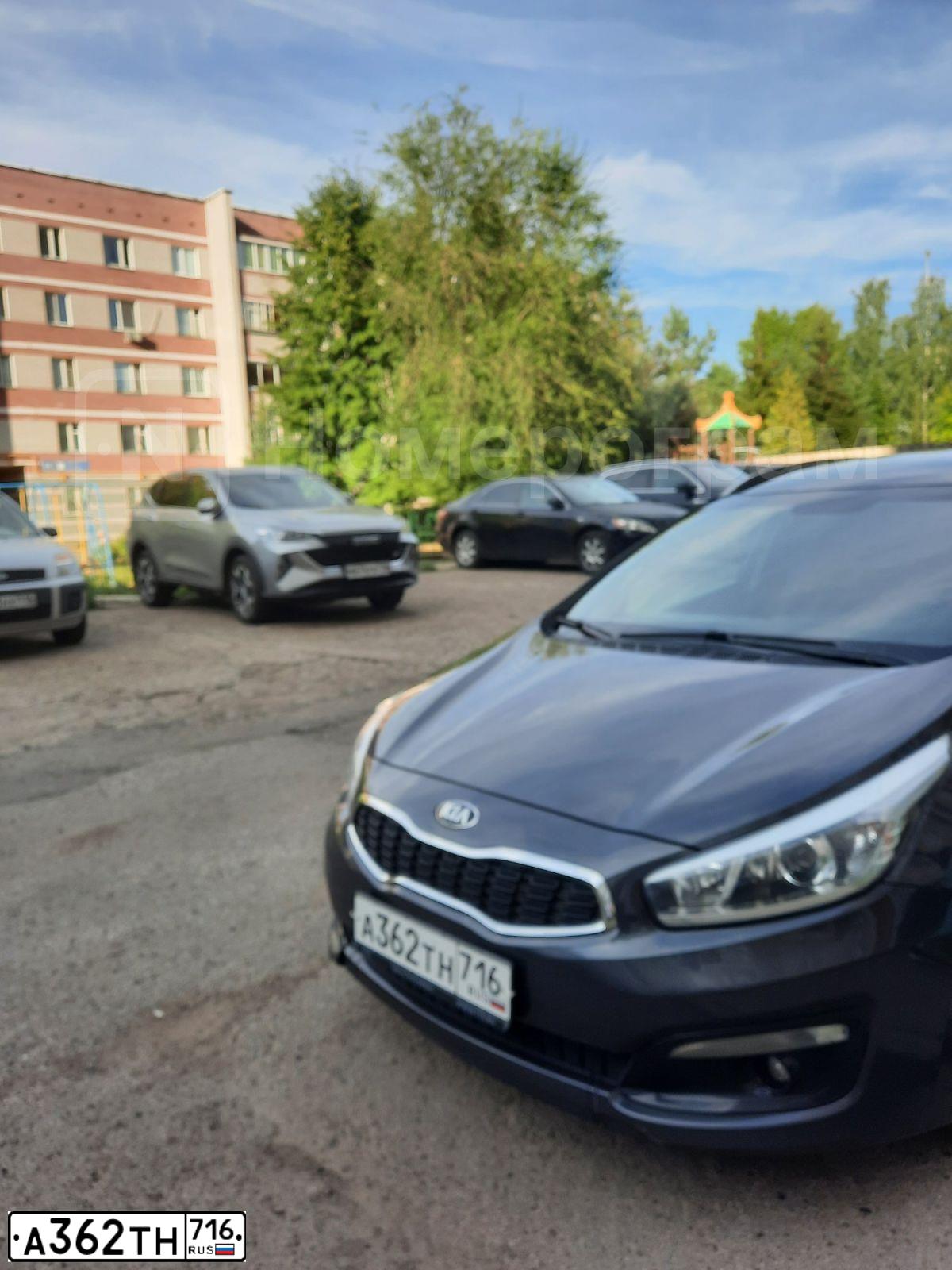 Фото автомобиля KIA CEE'D, 2018 — госномер А362ТН716. Цвет: Серый