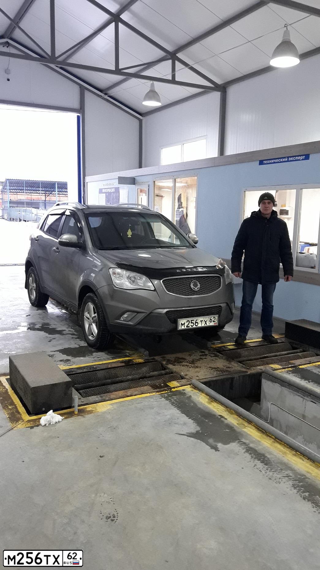 Фото автомобиля SSANGYONG ACTYON, 2011 — госномер М728ТК62. Цвет: ТЕМНО-СЕРЫЙ