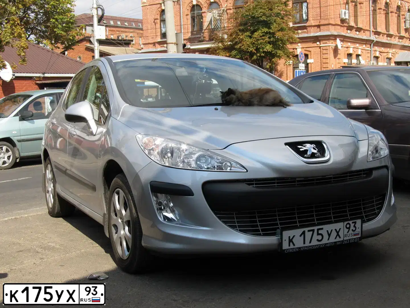 Фото автомобиля PEUGEOT 308, 2010 — госномер К175УХ93. Цвет: Серебристый