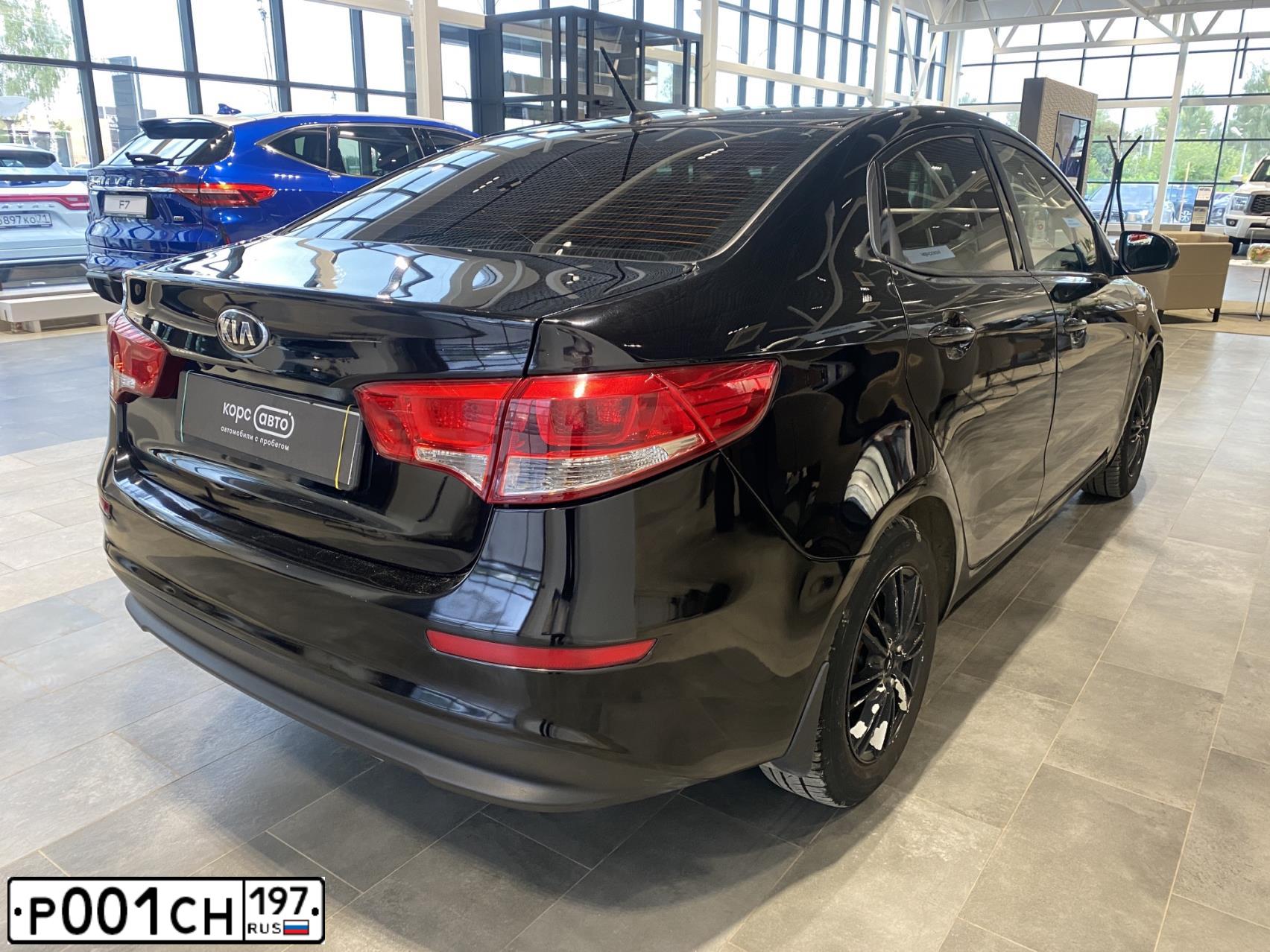 Фото автомобиля KIA RIO, 2015 — госномер Р323ЕХ180