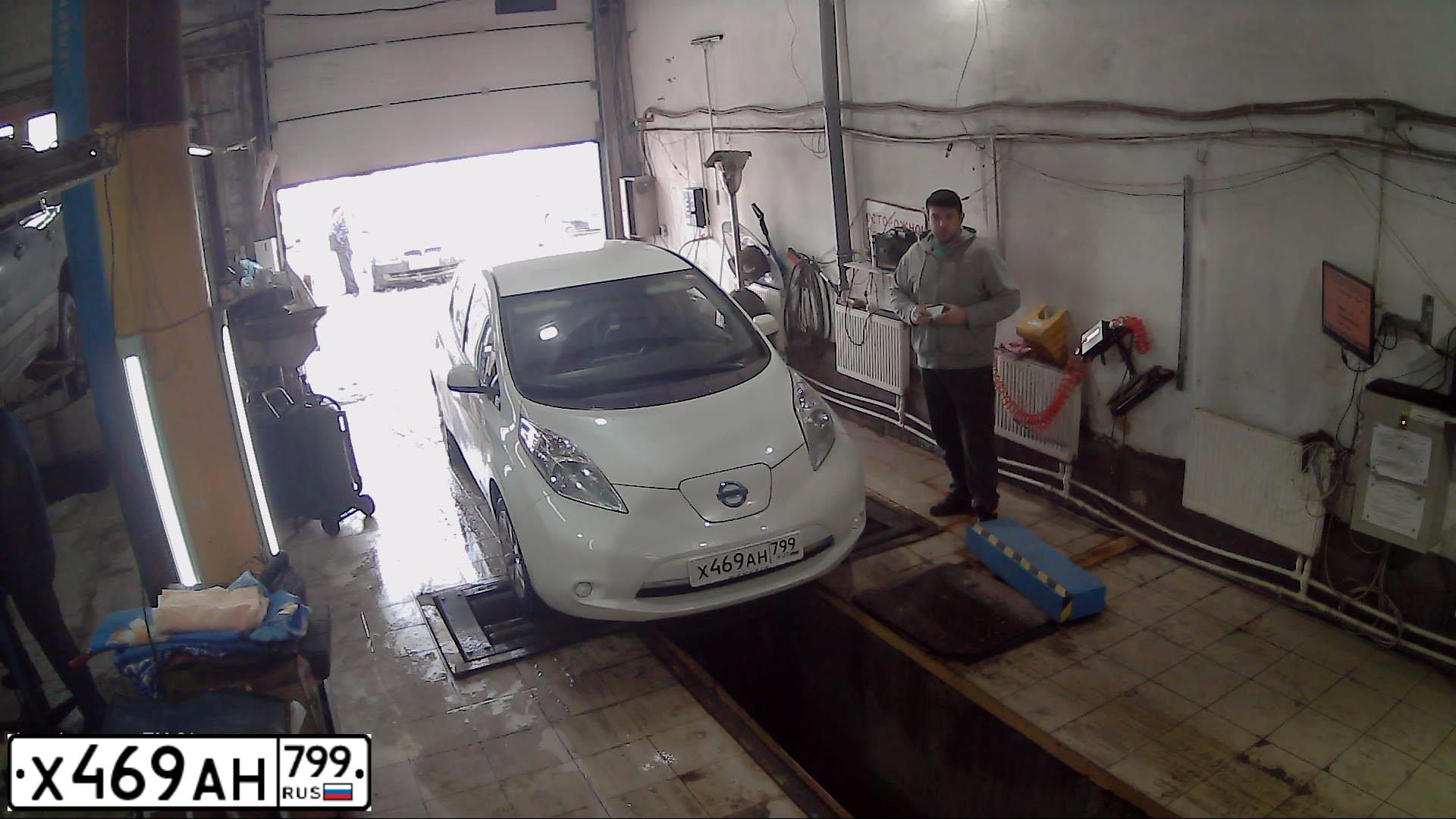 Фото автомобиля NISSAN LEAF, 2014 — госномер Х469АН799
