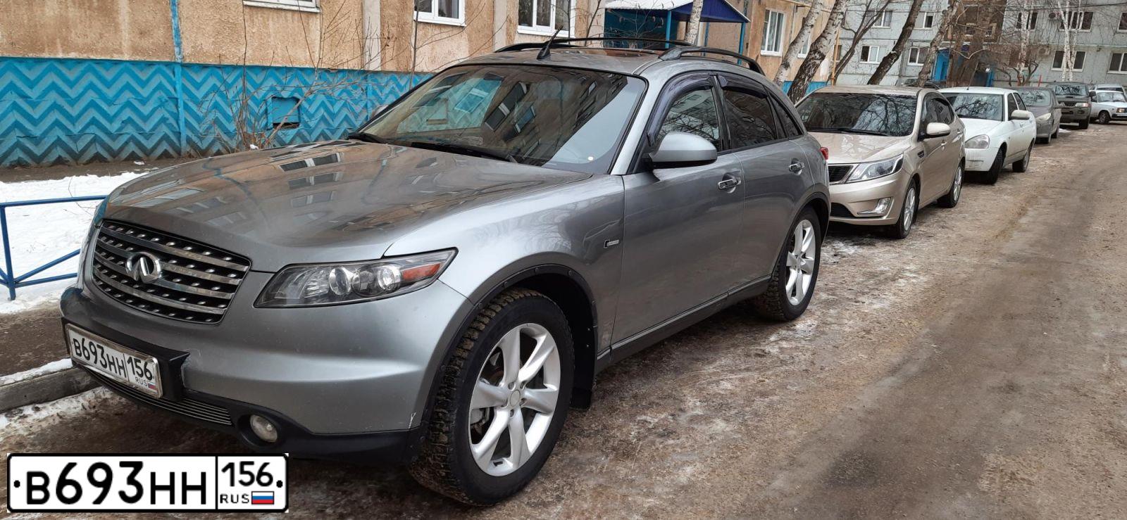 Фото автомобиля INFINITI QX70 /FX/, 2004 — госномер В693НН156. Цвет: СЕРЫЙ