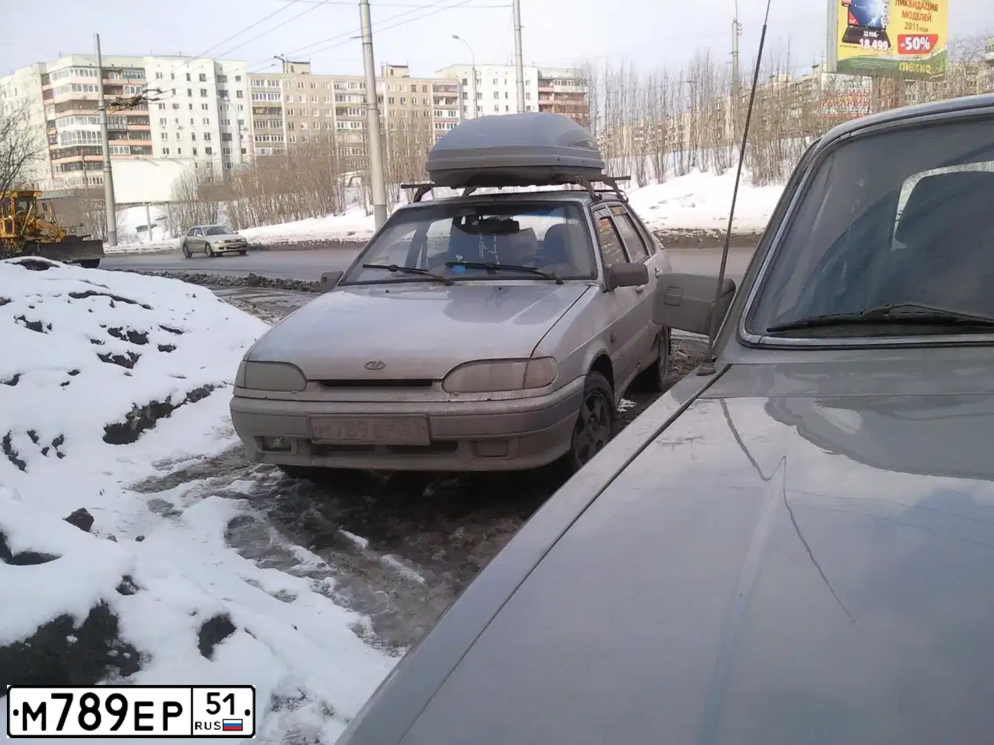 Фото автомобиля LADA 2115 SAMARA, 2007 — госномер Е664МТ51. Цвет: Светло-Серебристый металлик