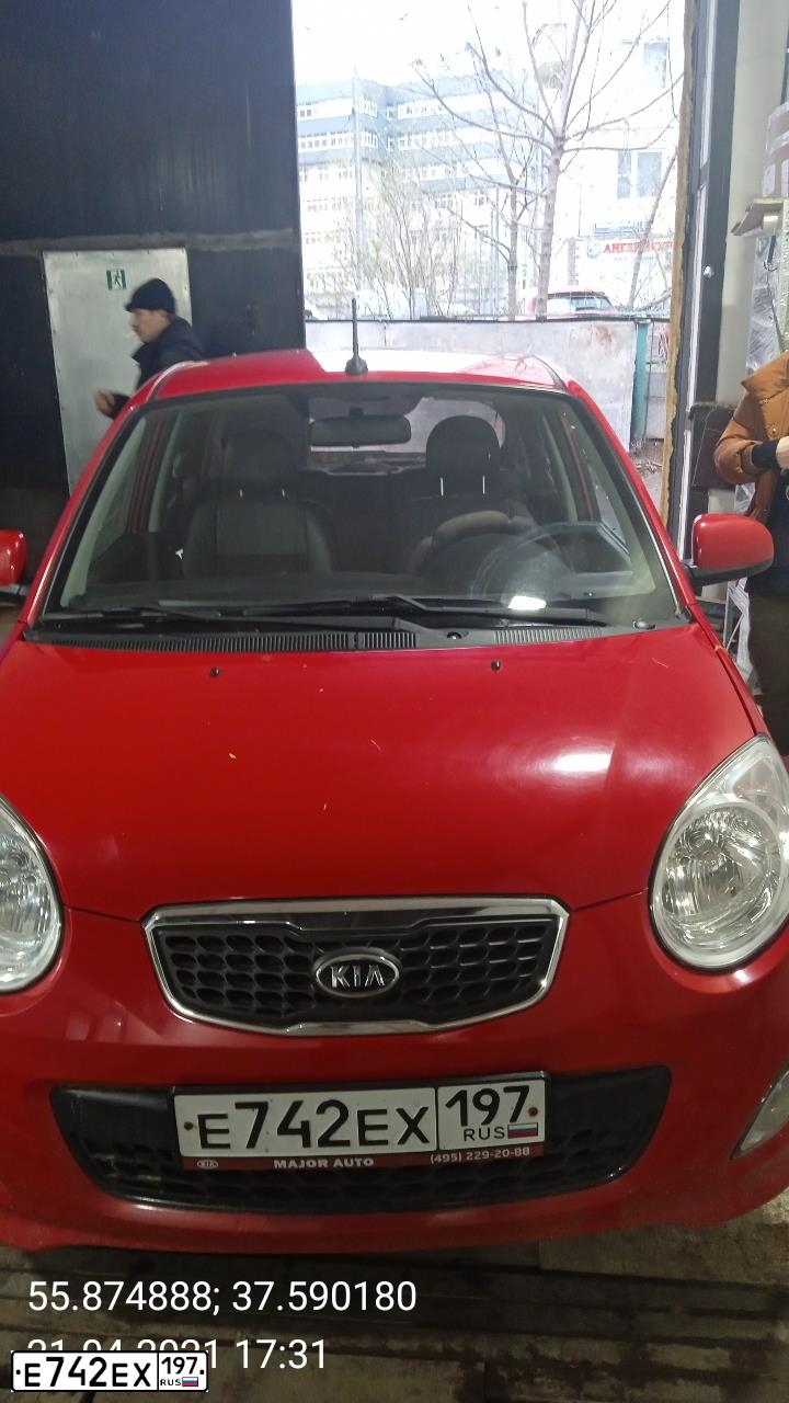 Фото автомобиля KIA PICANTO / MORNING, 2010 — госномер Е742ЕХ197. Цвет: КРАСНЫЙ