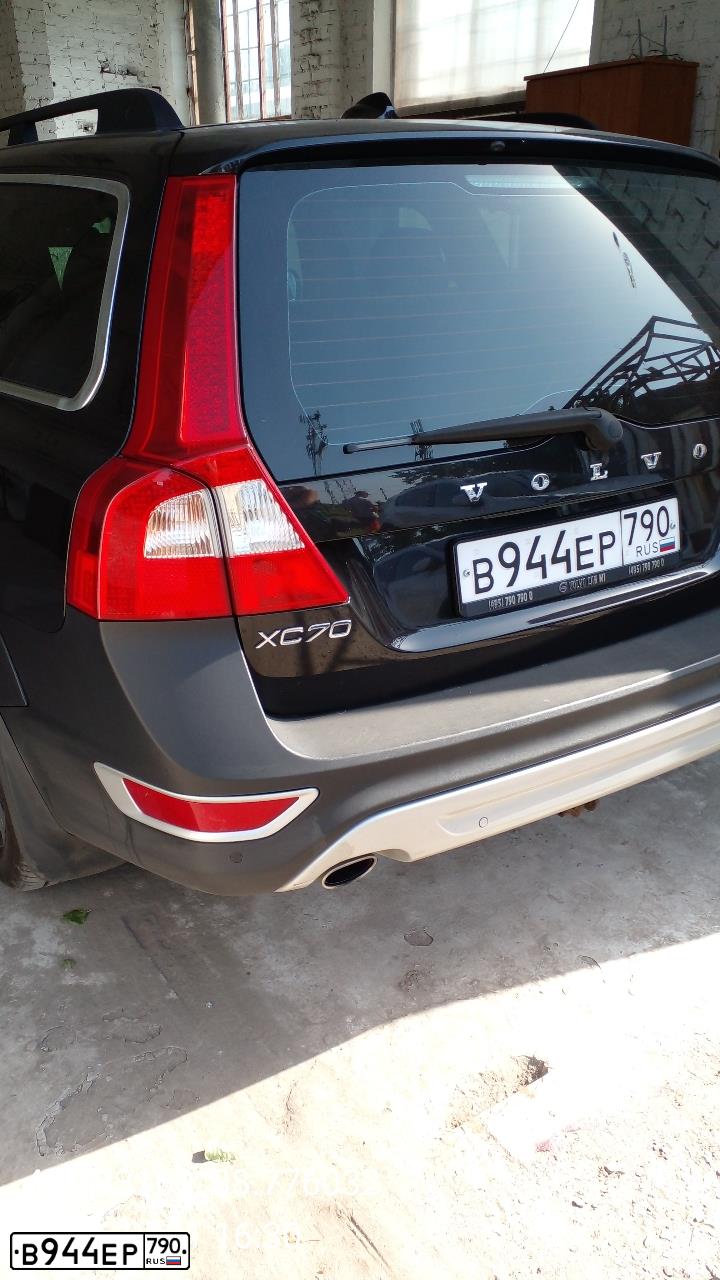 Фото автомобиля VOLVO XC70, 2013 — госномер В944ЕР790. Цвет: ЧЕРНЫЙ