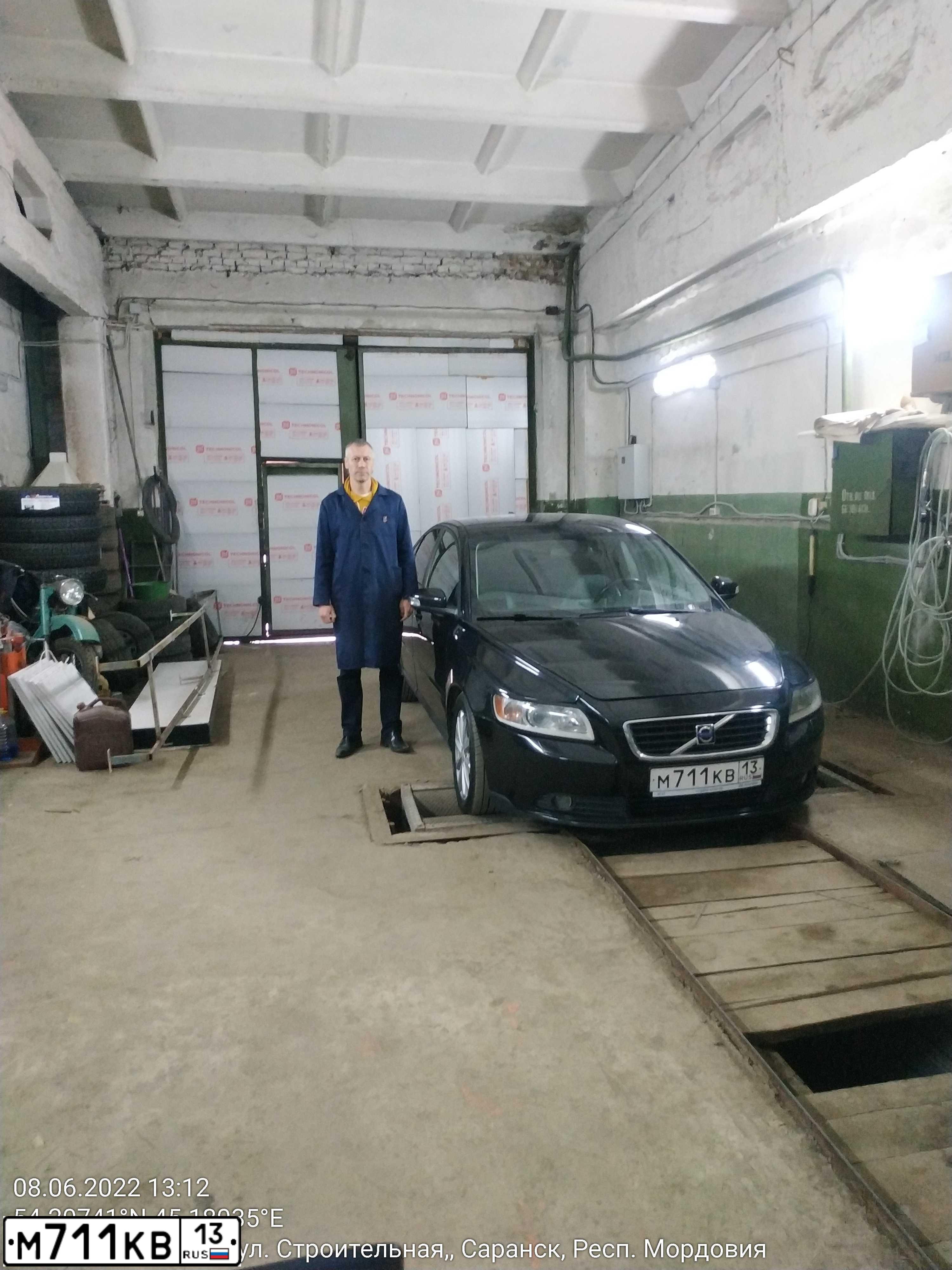 Фото автомобиля VOLVO S40, 2009 — госномер М711КВ13. Цвет: ЧЕРНЫЙ