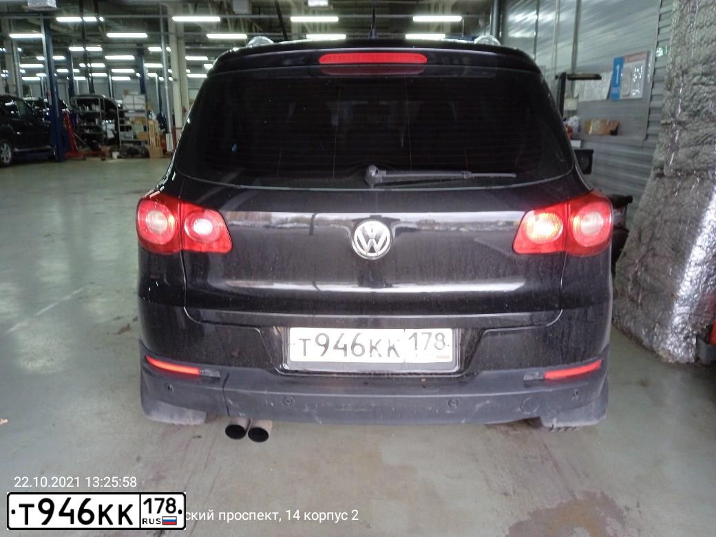 Фото автомобиля VOLKSWAGEN TIGUAN, 2010 — госномер Т946КК178. Цвет: ЧЕРНЫЙ