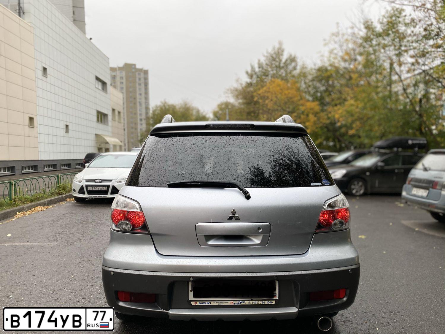 Фото автомобиля FORD FOCUS, 2013 — госномер В174УВ77. Цвет: Белый