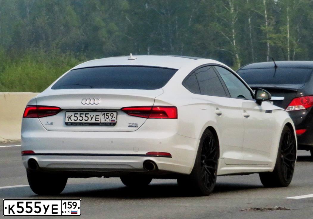 Фото автомобиля OPEL ASTRA, 2013 — госномер К555УЕ159. Цвет: Белый