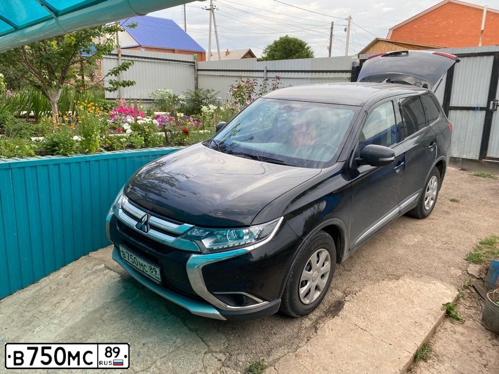 Фото автомобиля MITSUBISHI OUTLANDER, 2017 — госномер В750МС89. Цвет: ЧЕРНЫЙ