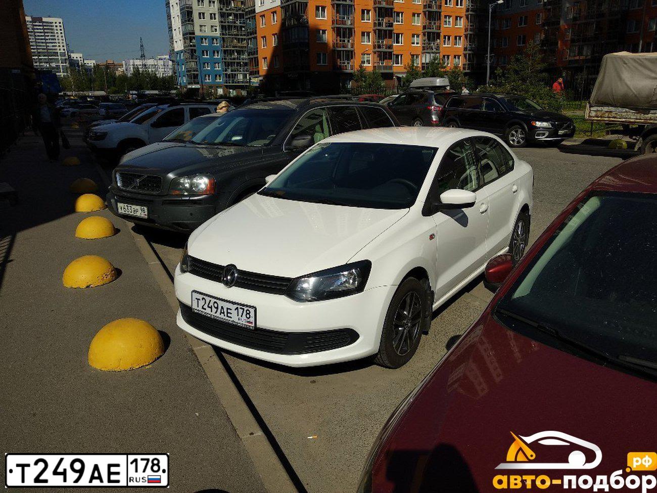 Фото автомобиля VOLKSWAGEN POLO, 2012 — госномер Р731ЕХ198. Цвет: Белый