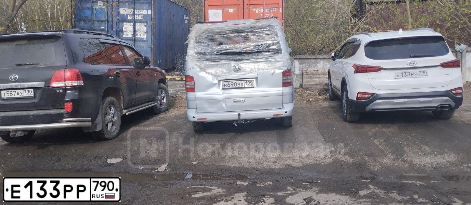 Фото автомобиля HYUNDAI SANTA FE, 2019 — госномер Е133РР790. Цвет: Белый