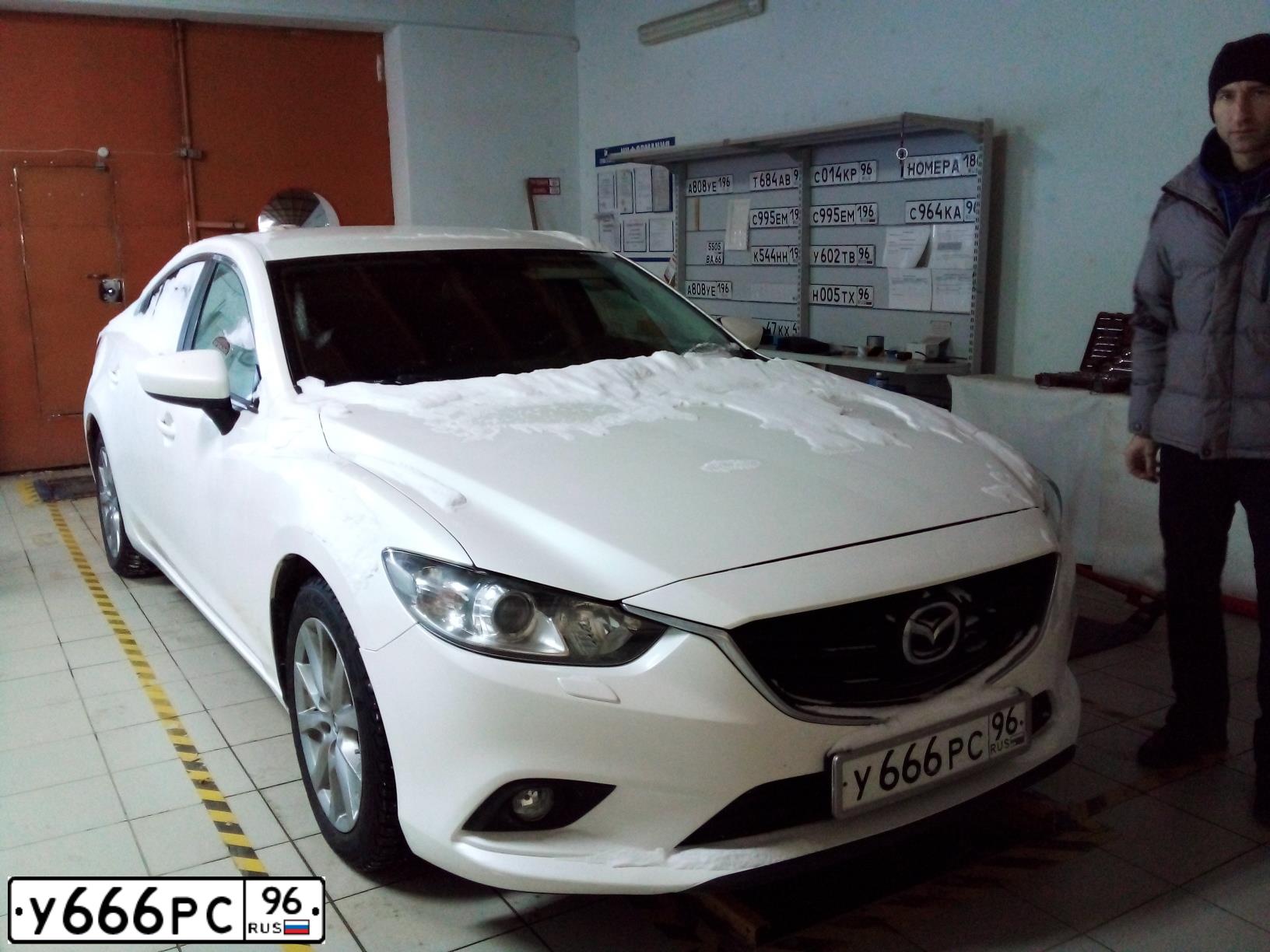 Фото автомобиля MAZDA 6, 2014 — госномер Н695ВТ702. Цвет: Белый