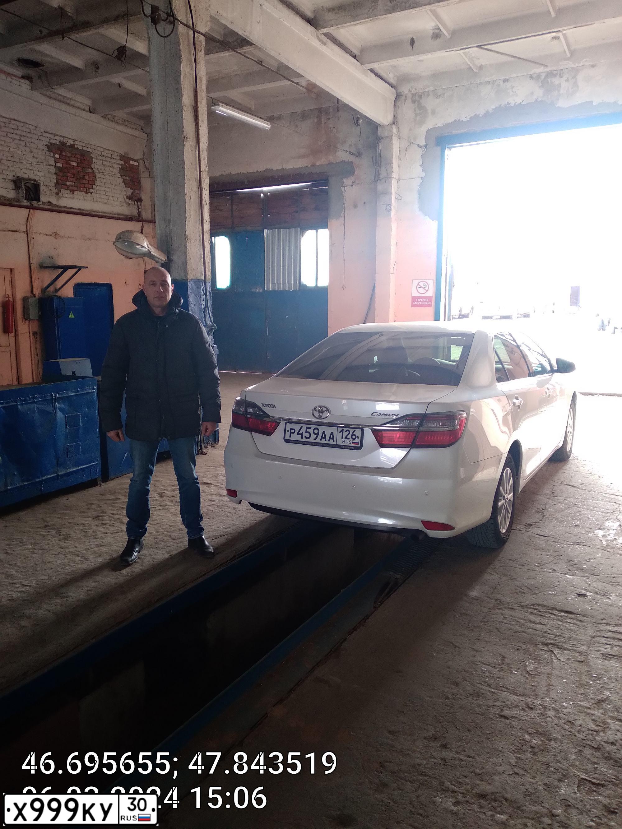 Фото автомобиля TOYOTA CAMRY, 2015 — госномер В805УР30