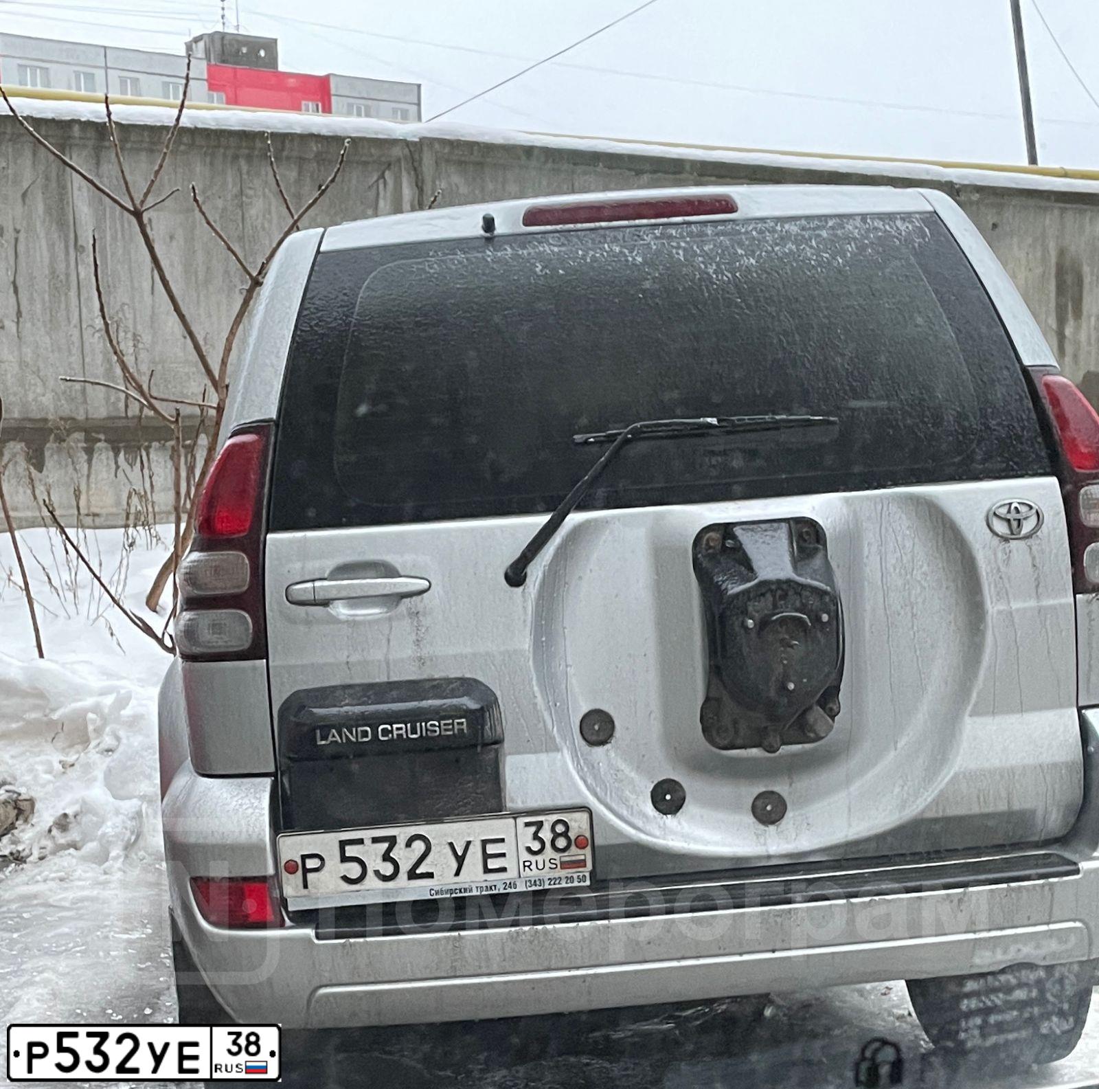 Фото автомобиля TOYOTA LAND CRUISER 120, 2007 — госномер О200ТО32. Цвет: Серебристый