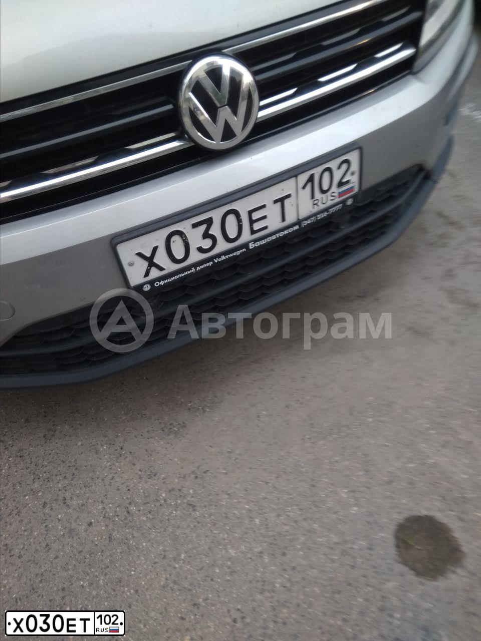 Фото автомобиля VOLKSWAGEN TIGUAN, 2018 — госномер Х030ЕТ102. Цвет: СЕРЕБРИСТЫЙ