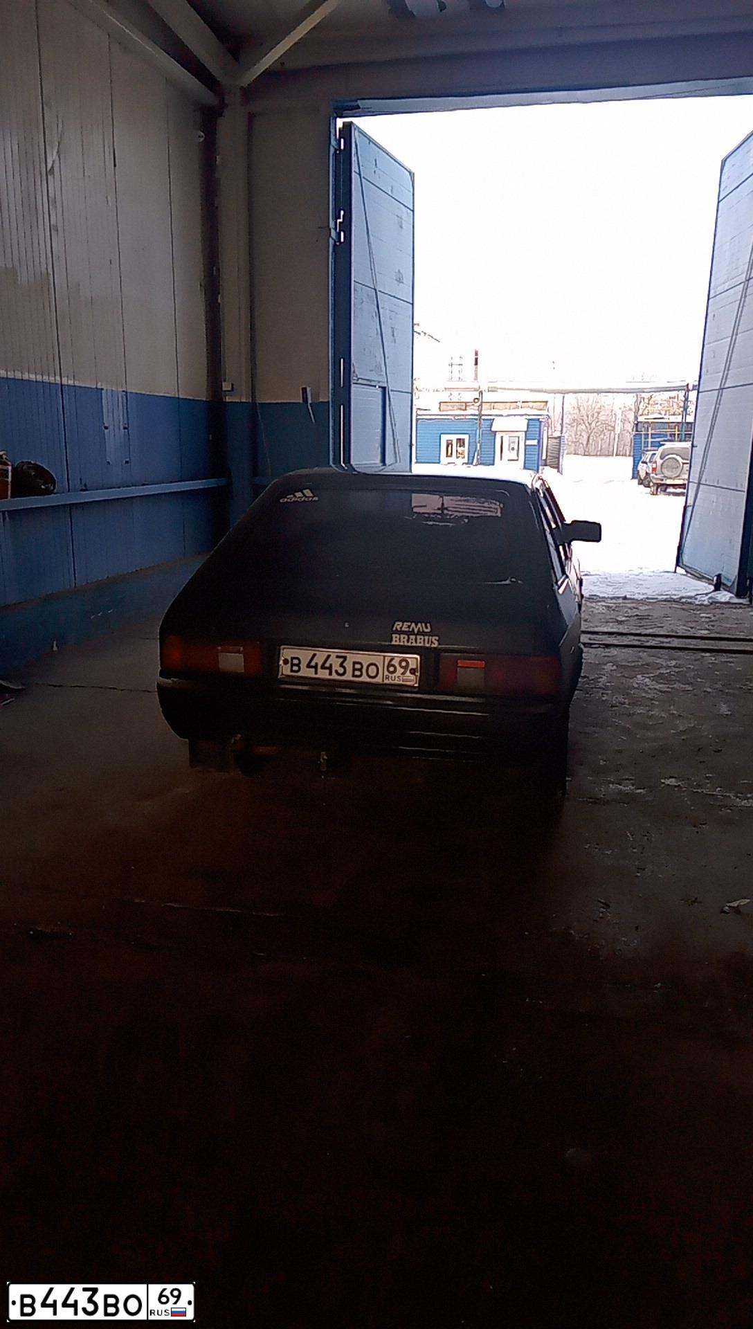 Фото автомобиля AZLK MOSKWITSCH 2141, 1999 — госномер В443ВО69. Цвет: СИНЕ-ЗЕЛЕНЫЙ