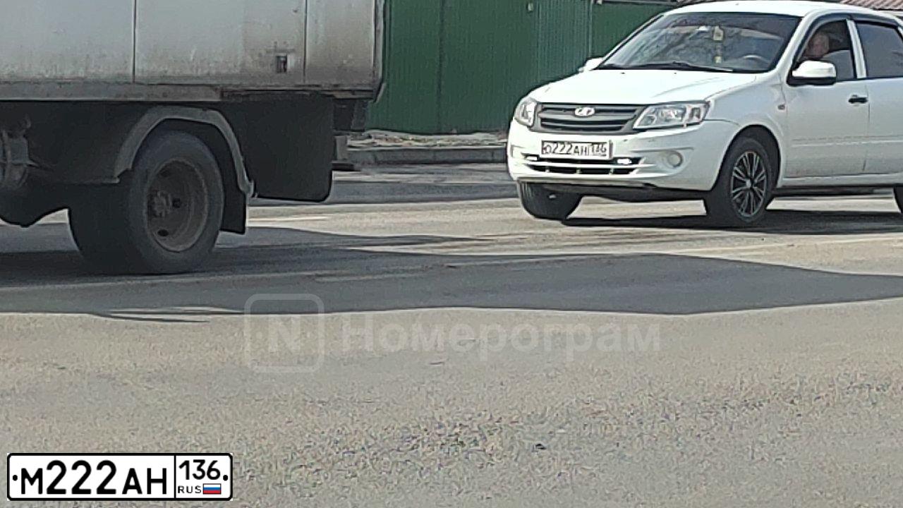Фото автомобиля OPEL ASTRA, 2013 — госномер М222АН136. Цвет: Белый