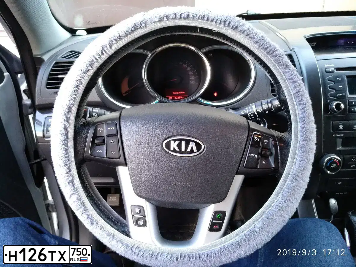 Фото автомобиля KIA SORENTO, 2012 — госномер М296АМ761. Цвет: Серебристый