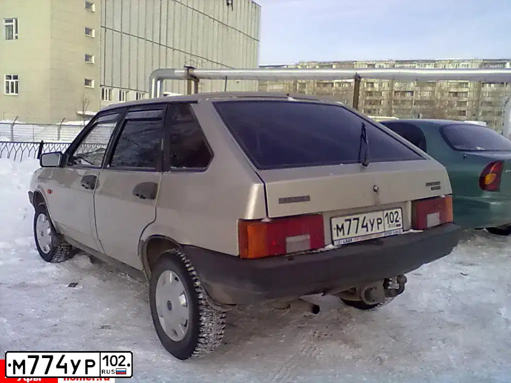 Фото автомобиля LADA 2109 SAMARA, 2001 — госномер М774УР102. Цвет: СЕРЕБРИСТО-ЗОЛОТОЙ