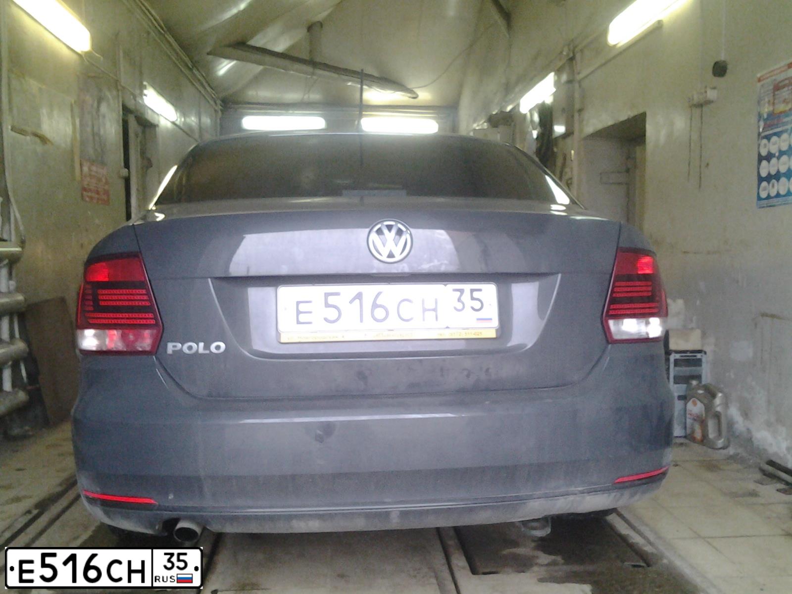 Фото автомобиля VOLKSWAGEN POLO, 2015 — госномер М802МО35. Цвет: СЕРЫЙ