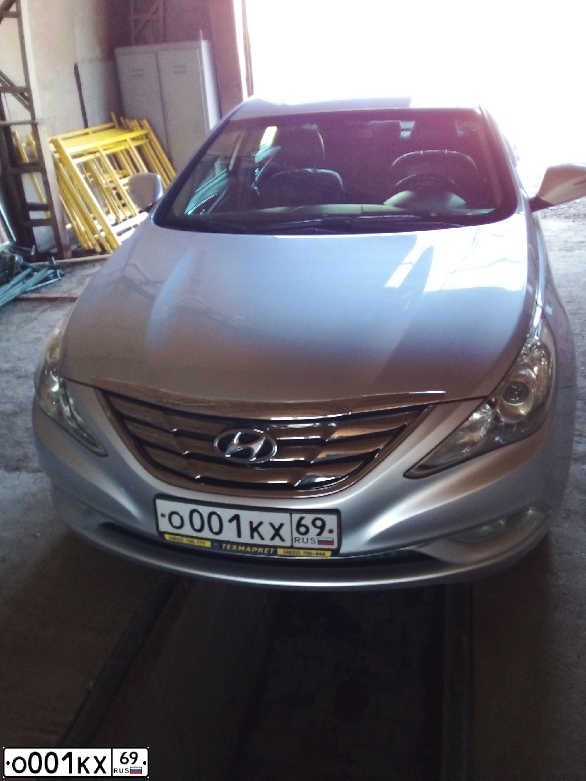 Фото автомобиля HYUNDAI SONATA, 2011 — госномер Н007КХ69. Цвет: СЕРЕБРИСТЫЙ