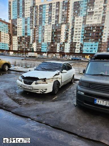 Фото автомобиля HYUNDAI ELANTRA, 2005 — госномер У476ТК102. Цвет: Белый