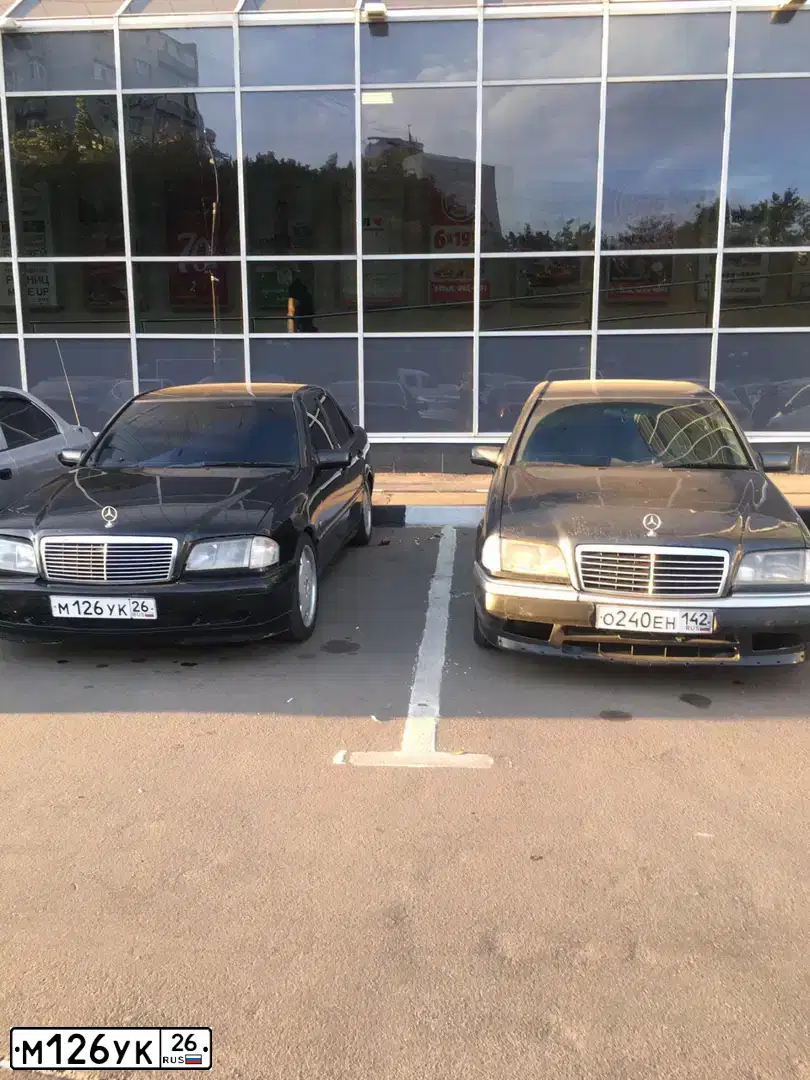 Фото автомобиля MERCEDES C-KLASSE, 1999 — госномер М126УК26. Цвет: ЧЕРНЫЙ