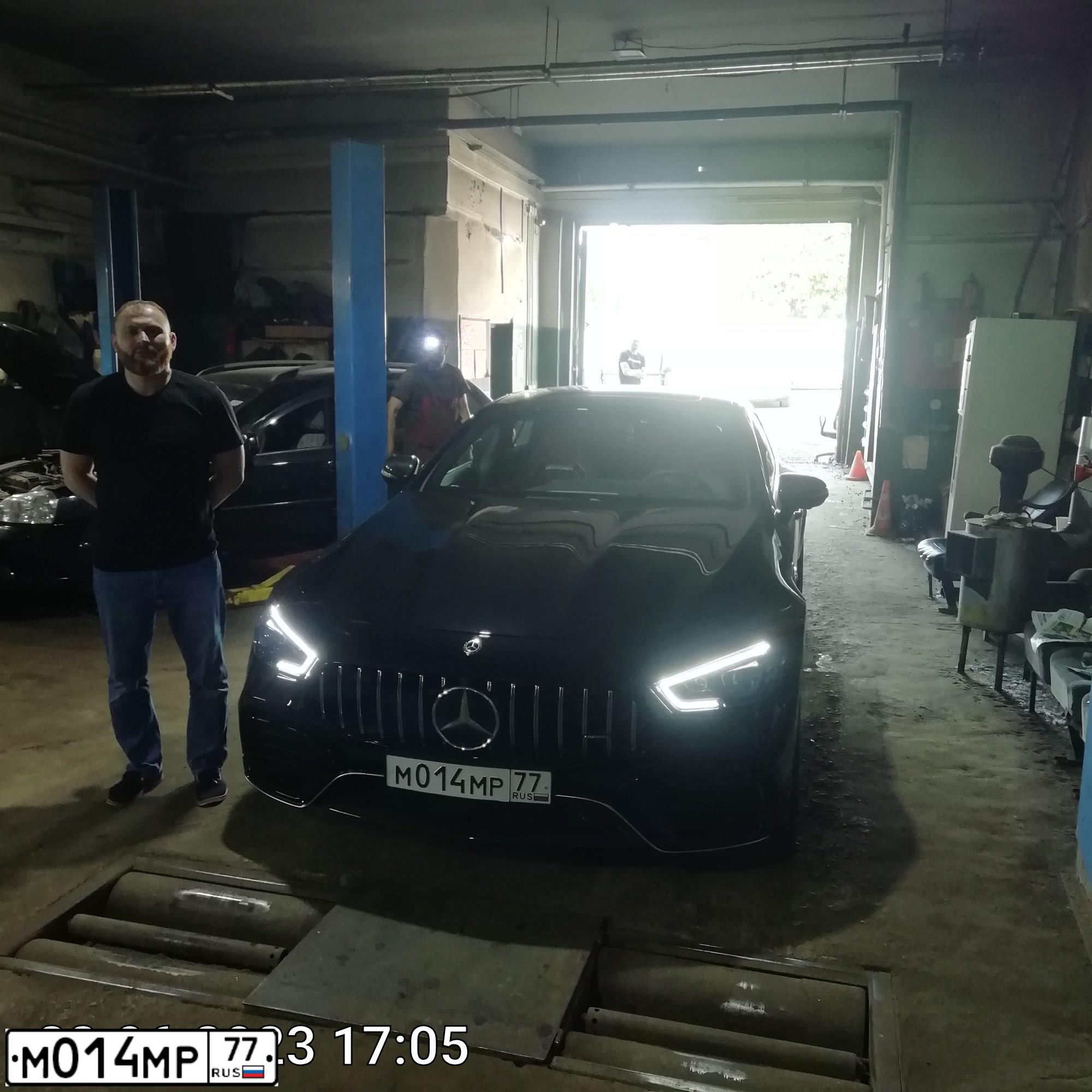 Фото автомобиля MERCEDES AMG GT, 2019 — госномер М014МР77. Цвет: ЧЕРНЫЙ