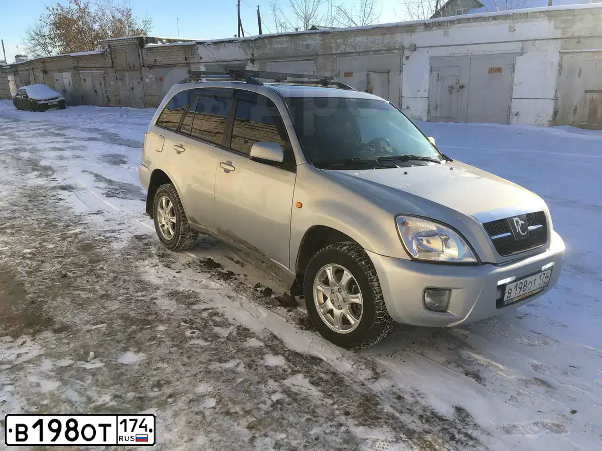 Фото автомобиля TAGAZ TINGO, 2012 — госномер В198ОТ174. Цвет: СЕРЕБРИСТЫЙ