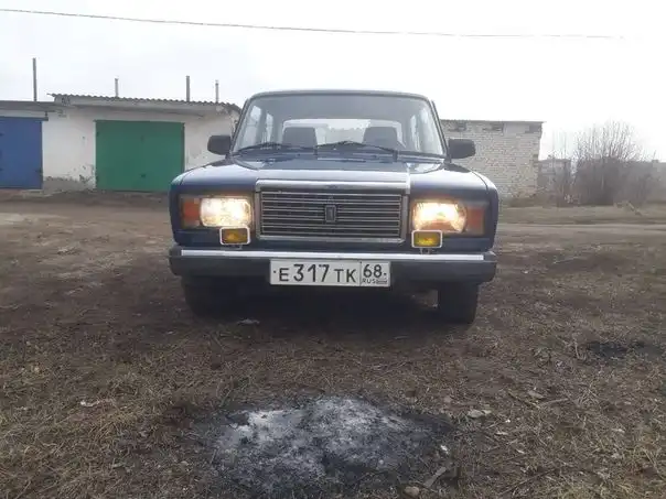 Фото автомобиля LADA 2107 LADA, 2004 — госномер А785ВХ136. Цвет: сине-зеленый