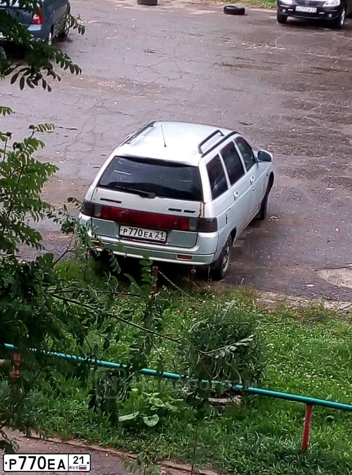 Фото автомобиля LADA 2111, 2005 — госномер Р770ЕА21. Цвет: СЕРЕБРИСТО-ЖЕЛТЫЙ