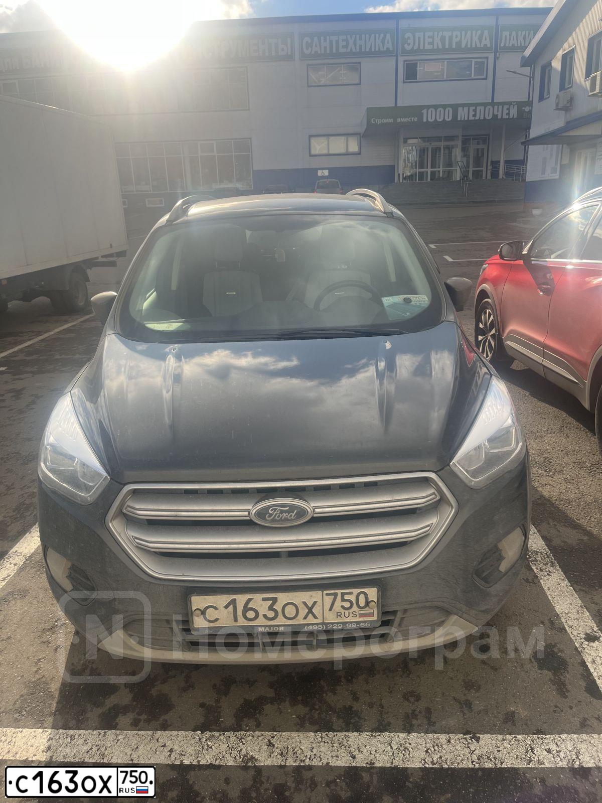 Фото автомобиля FORD KUGA, 2017 — госномер С163ОХ750. Цвет: Серый