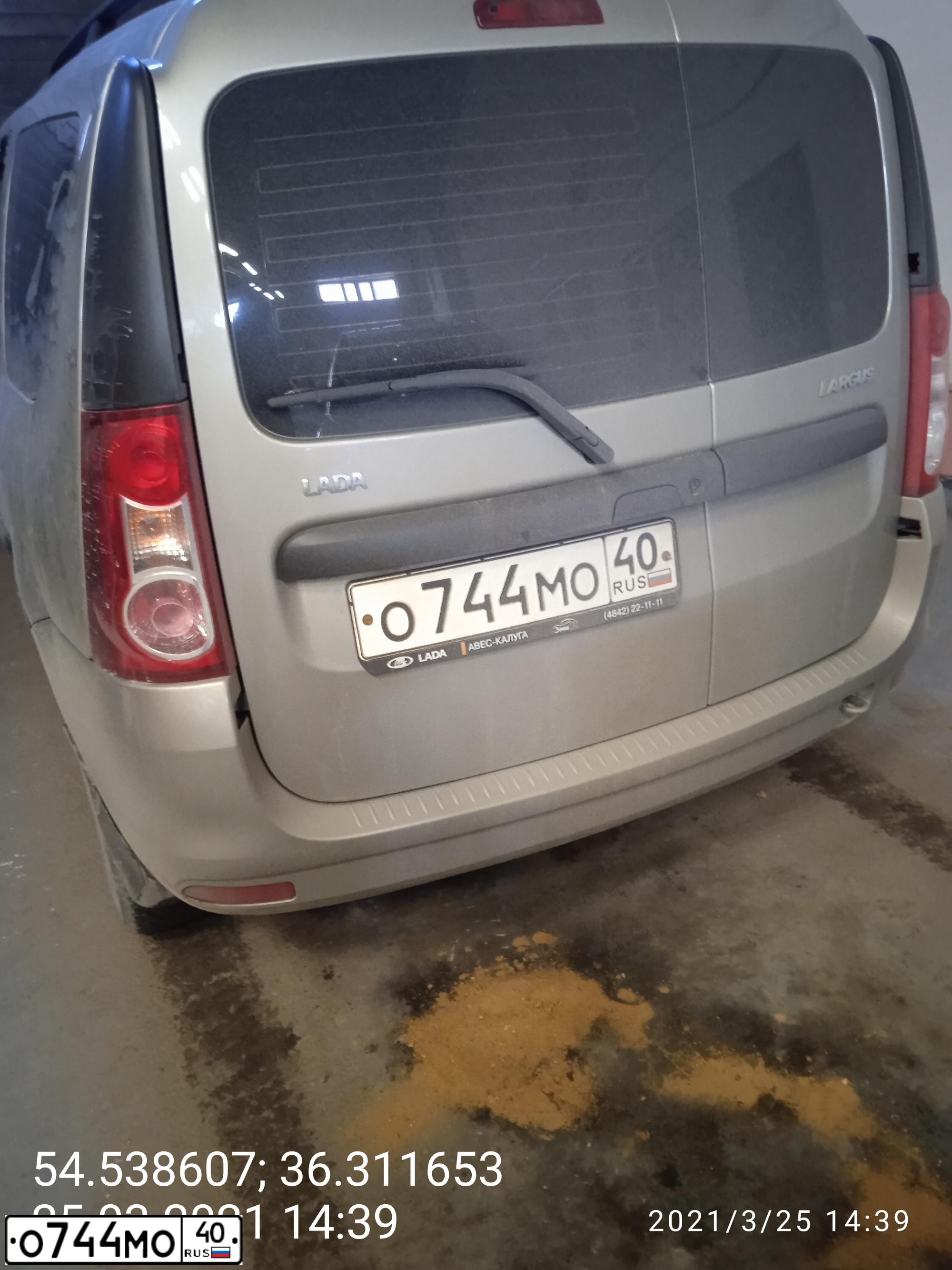 Фото автомобиля LADA LARGUS, 2018 — госномер О744МО40. Цвет: СЕРО-БЕЖЕВЫЙ