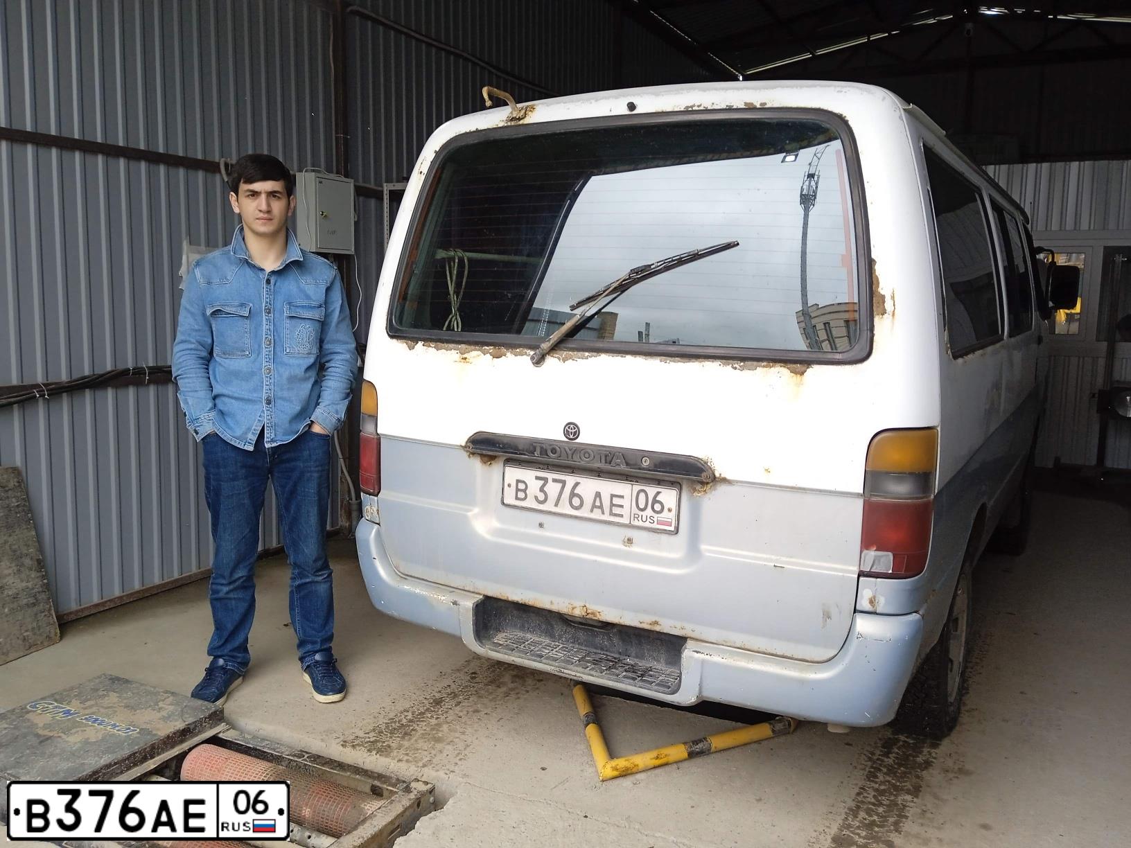 Фото автомобиля ТОЙОТА HIACE, 1993 — госномер В376АЕ06