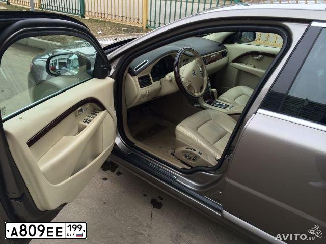 Фото автомобиля VOLVO S80, 2008 — госномер Е672ТС198. Цвет: КОРИЧНЕВЫЙ СВЕТЛЫЙ
